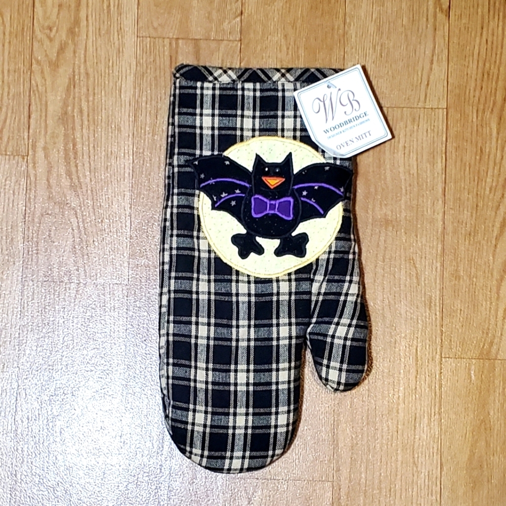 New HALLOWEEN Oven Mitt Potholder Bat Vampire Cooking Fall Autumn NWT